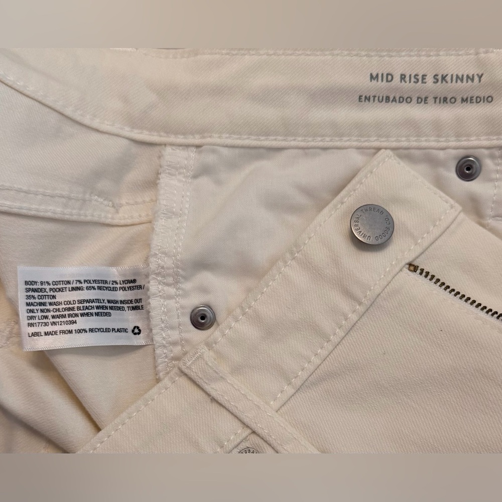 Universal Thread Cream Mid Rise Skinny Jeans - Picture 4 of 4